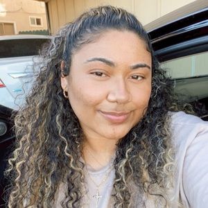 Meet your Posher, Jasmine